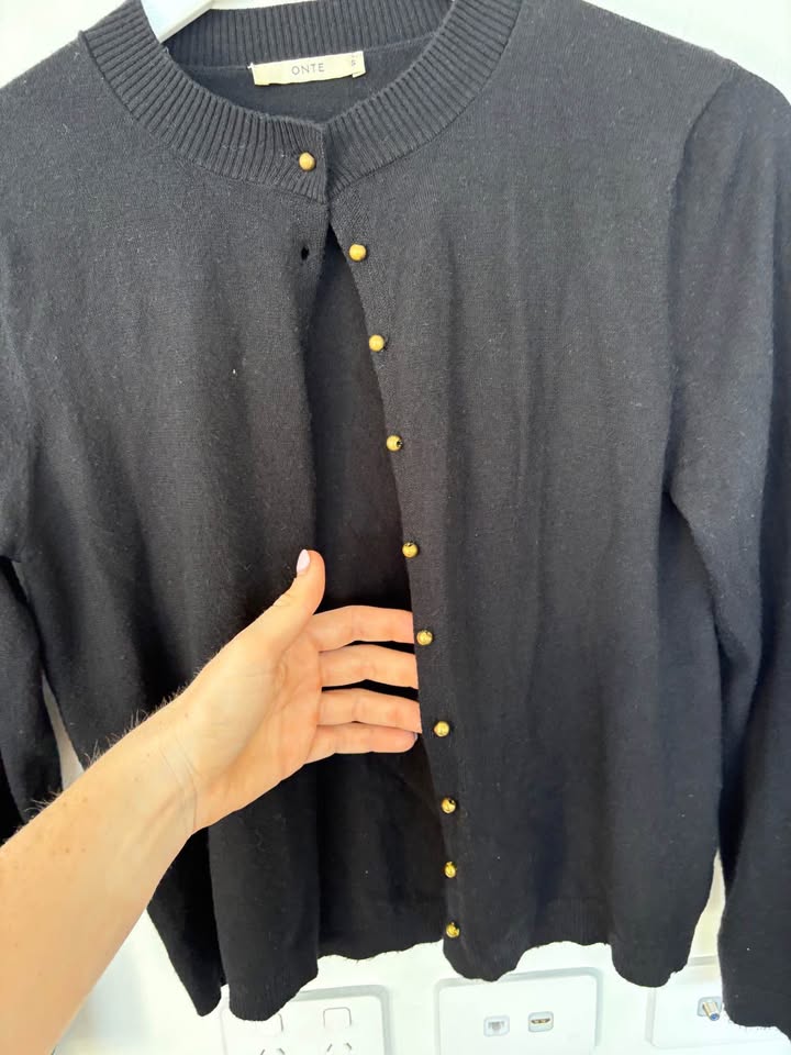 Onte Cardigan - Size Small