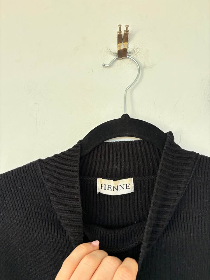 Henne Jumper - Size XS/S