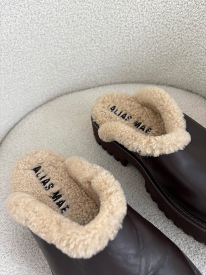 Alias Mae Mules - Size 39