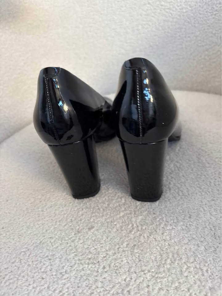 Hush Puppies Heels - Size 8