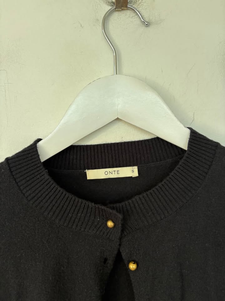 Onte Cardigan - Size Small