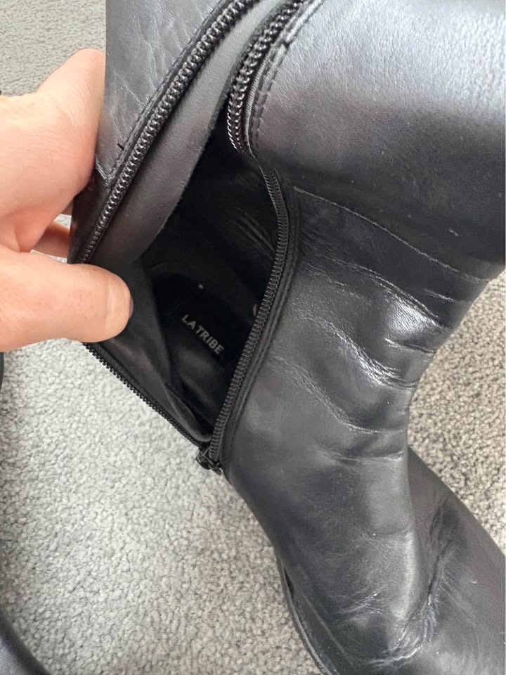 La Tribe Boots - size 40