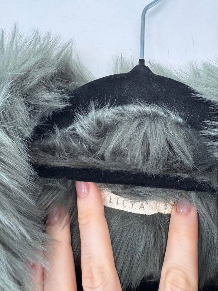 Iliya Fur Vest - size large