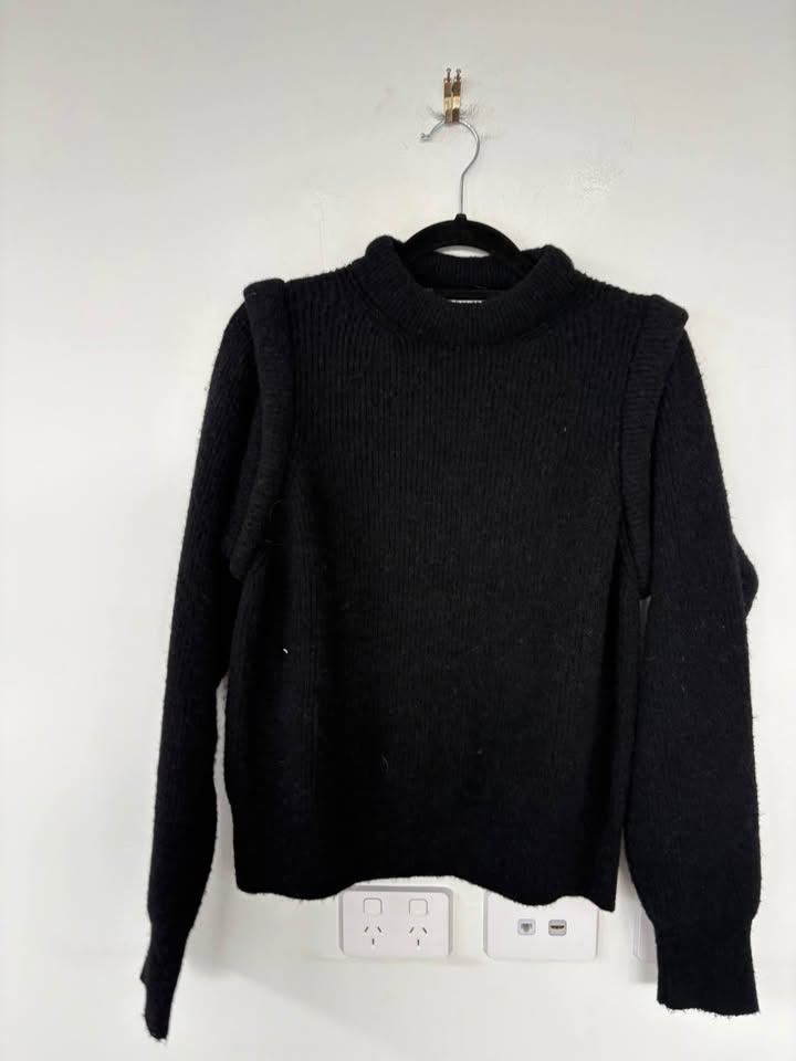 Les Coyotes Jumper - size small