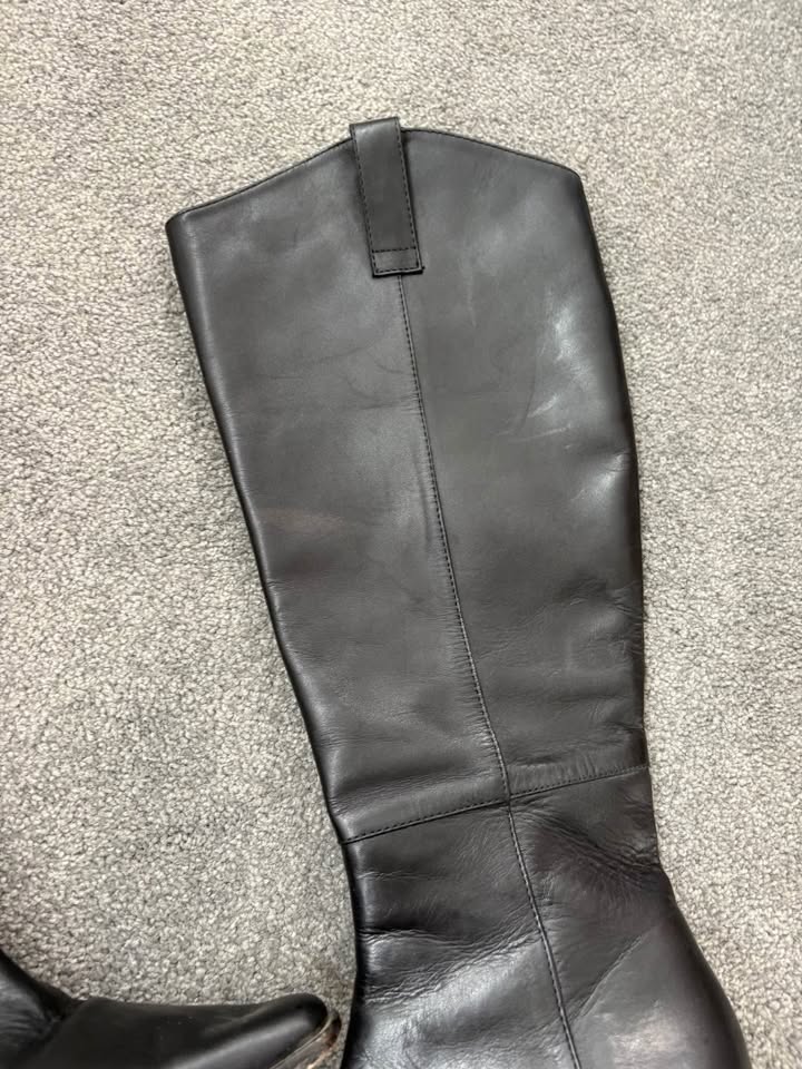 La Tribe Boots - size 40