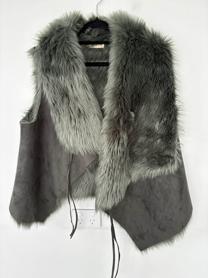 Iliya Fur Vest - size large