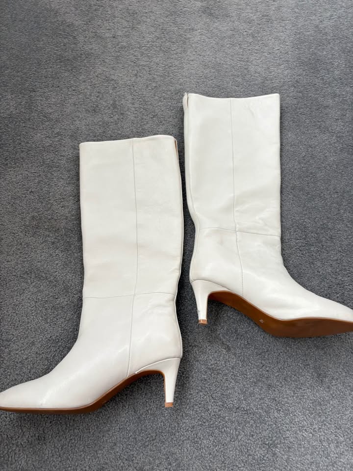 La Tribe Boots - size 40