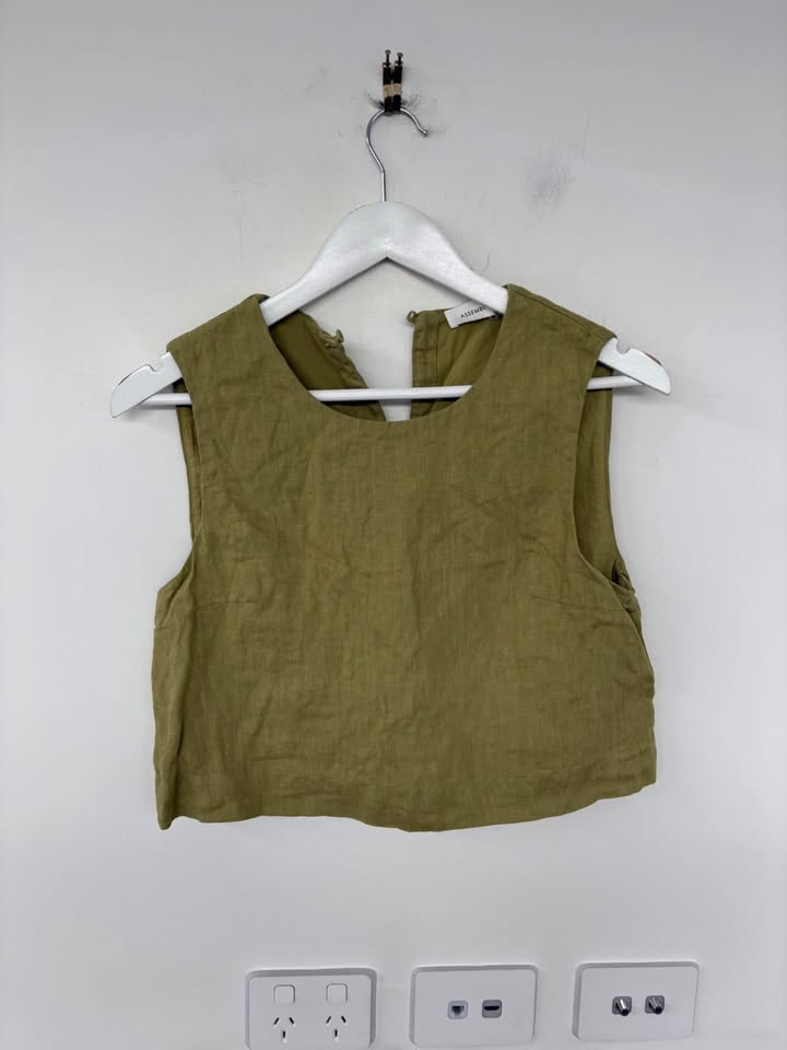 Assembly Linen Crop - size 10
