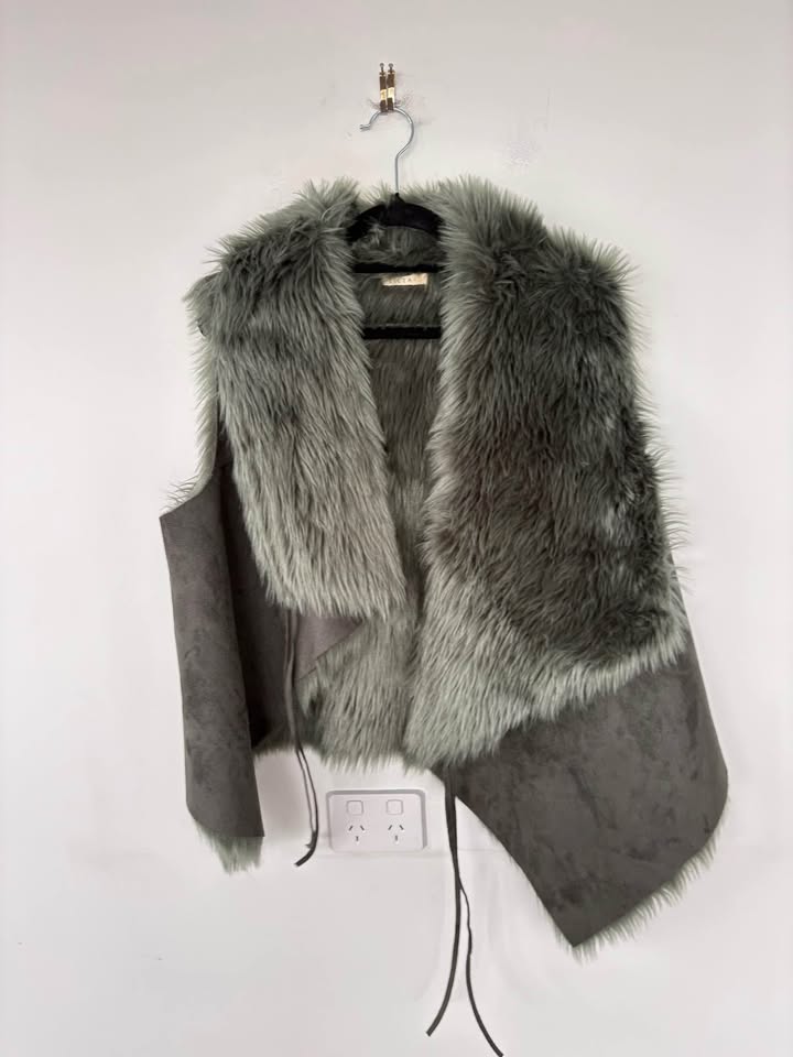 Iliya Fur Vest - size large