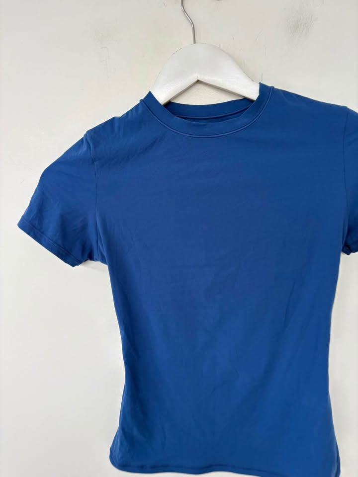 Skims Tee - size small