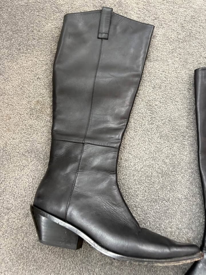 La Tribe Boots - size 40