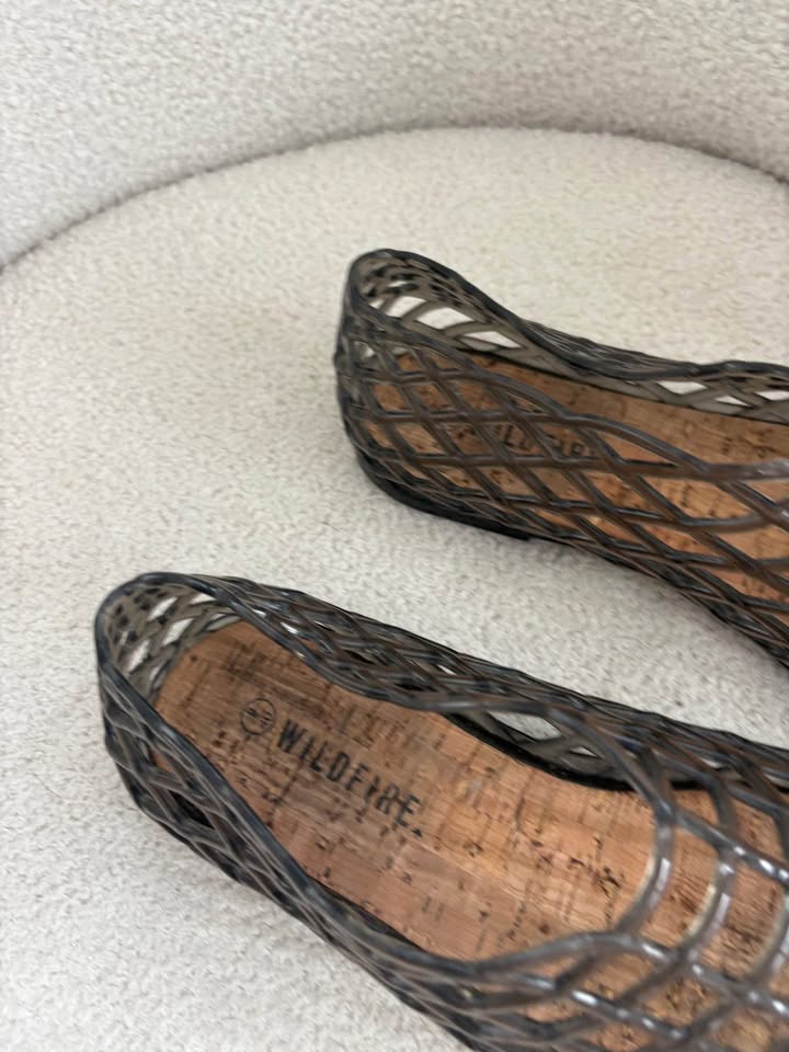 Wildfire Jelly Flats - size 40
