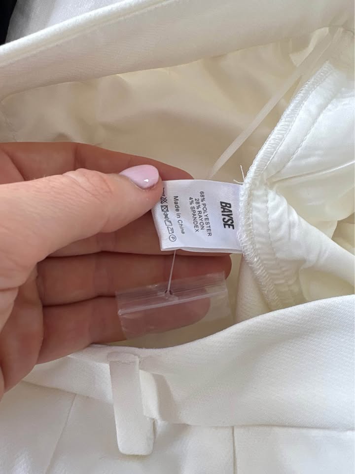 Bayse Shorts - Size Small