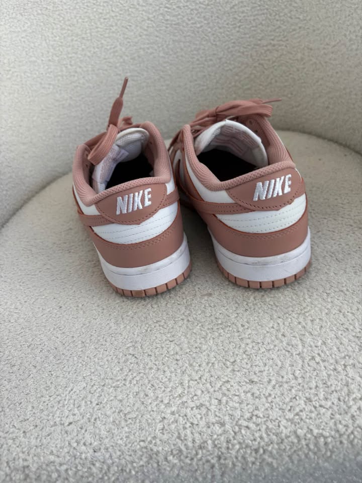 Nike Sneakers - Size EU 40.5