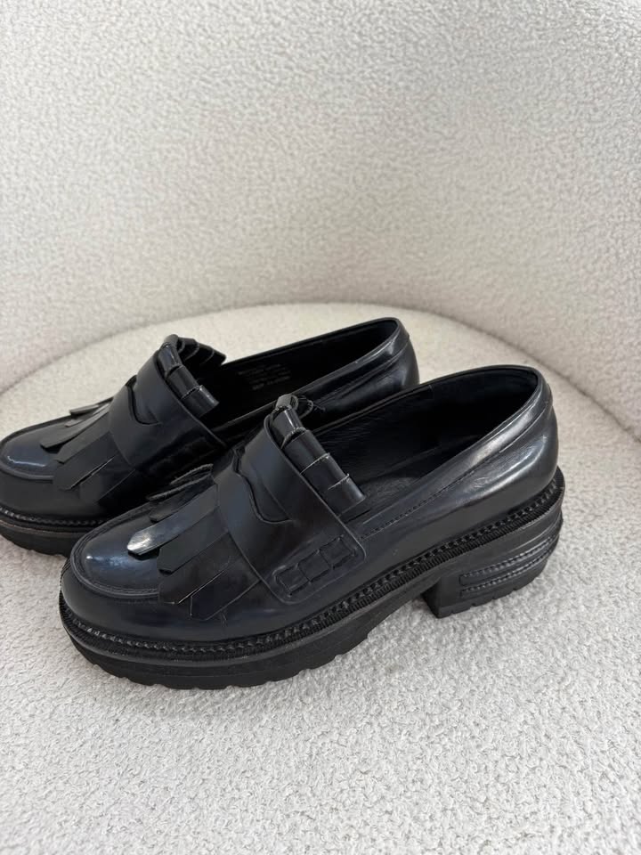 Jeffrey Campbell Loafer - size 35