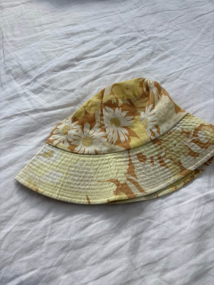 Oroton Shorts + Hat - Size 6