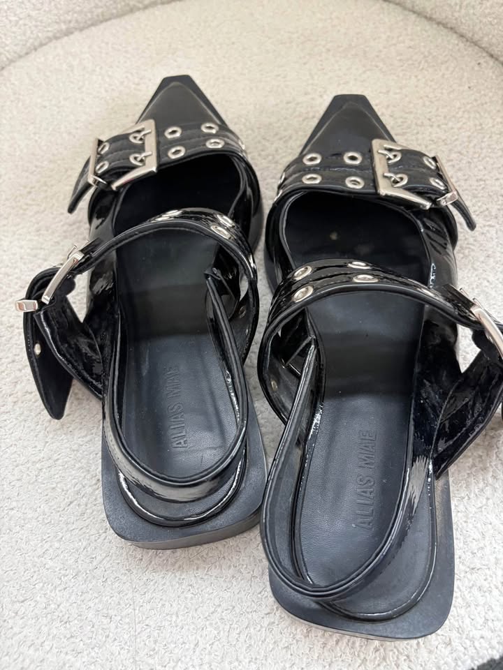 Alias Mae Sandal - size 39