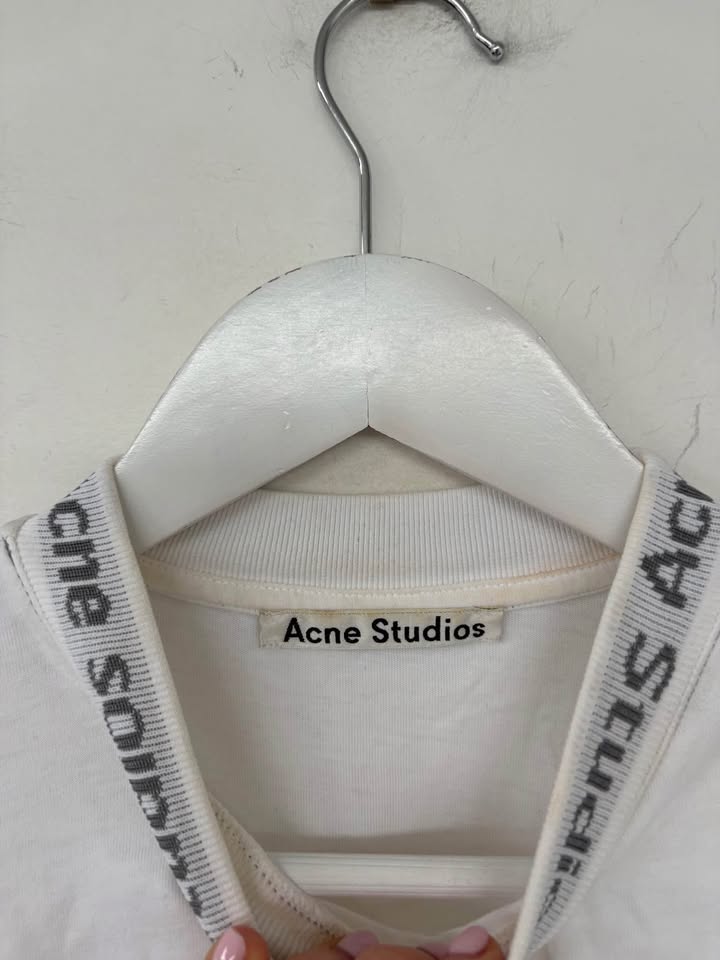 Acne Tee - size XXS