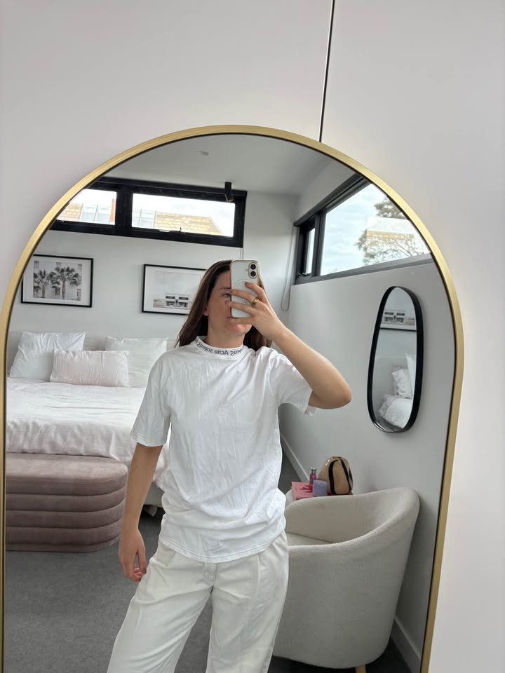 Acne Tee - size XXS