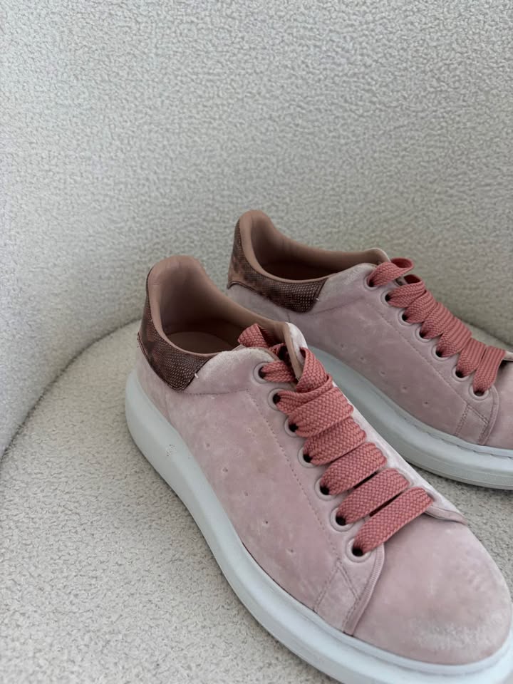 Alexander McQueen Runner - size 40