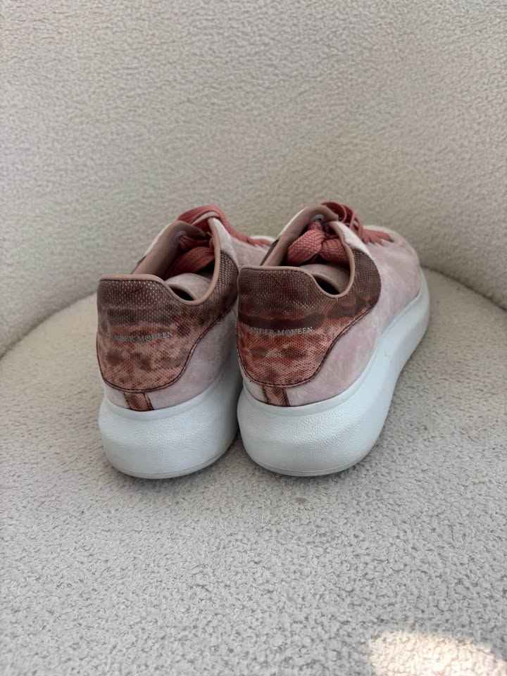 Alexander McQueen Runner - size 40