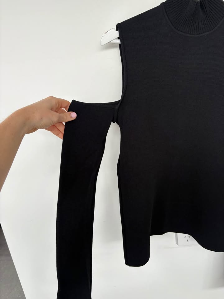 Scanlan Theodore Crepe Knit Top - size medium BNWT