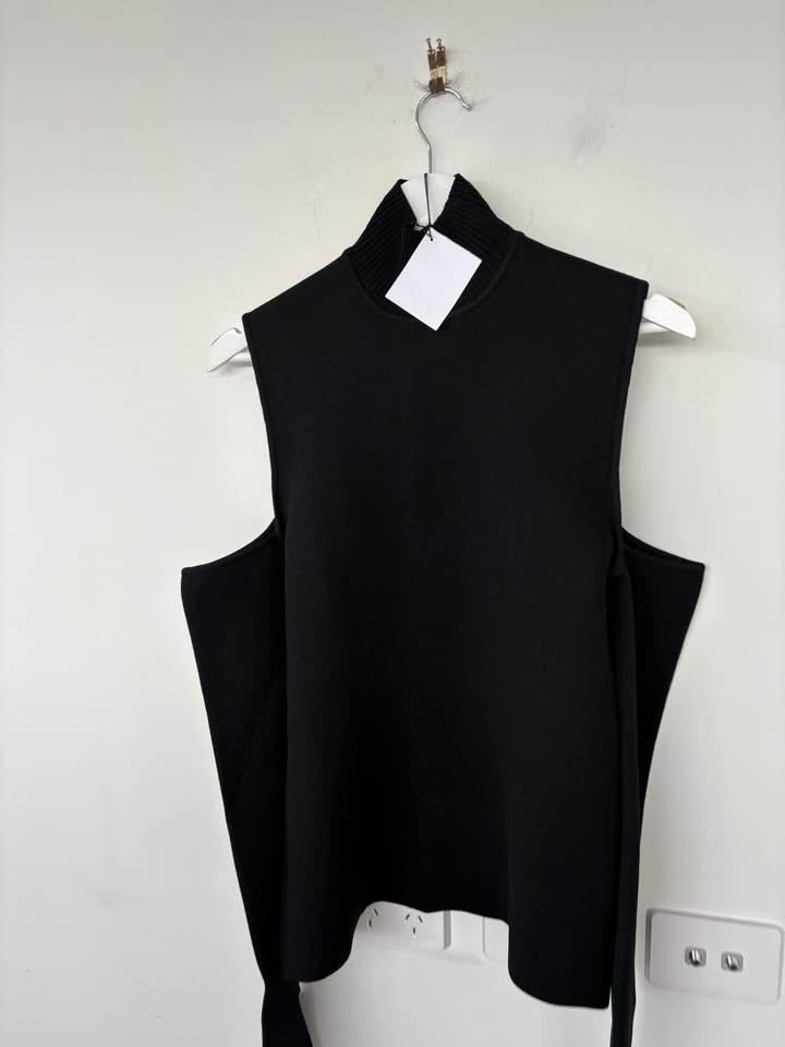 Scanlan Theodore Crepe Knit Top - size medium BNWT
