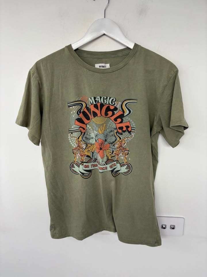 REIKO Tee - size medium