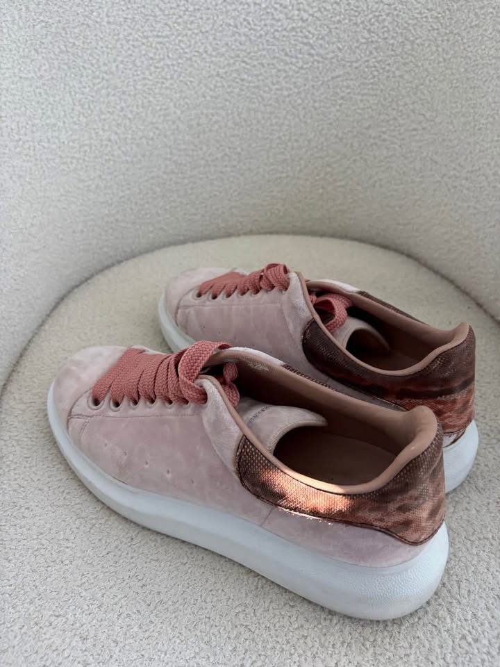Alexander McQueen Runner - size 40