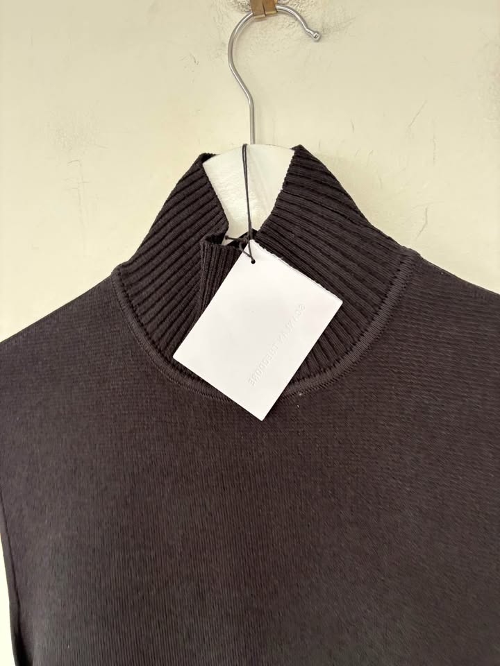 Scanlan Theodore Crepe Knit Top - size medium BNWT