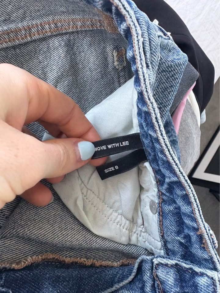 Lee Jeans - size 8
