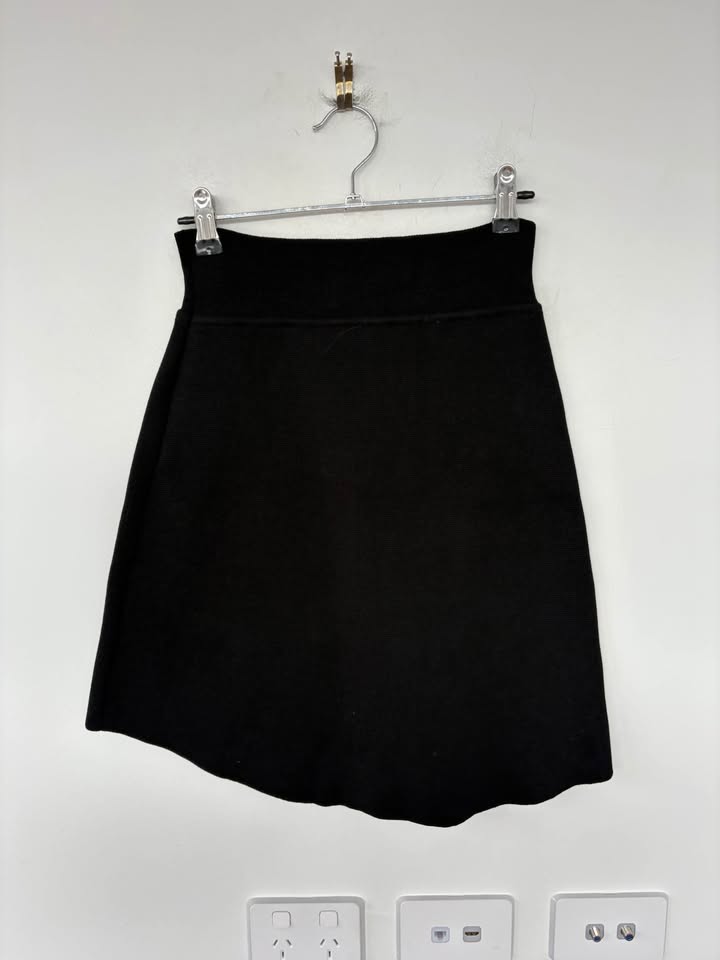 Scanlan Theodore Crepe Knit Skirt - size 8