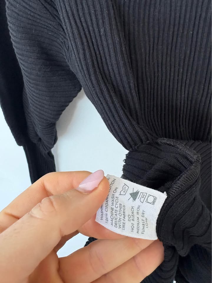 Bassike Top - size xs