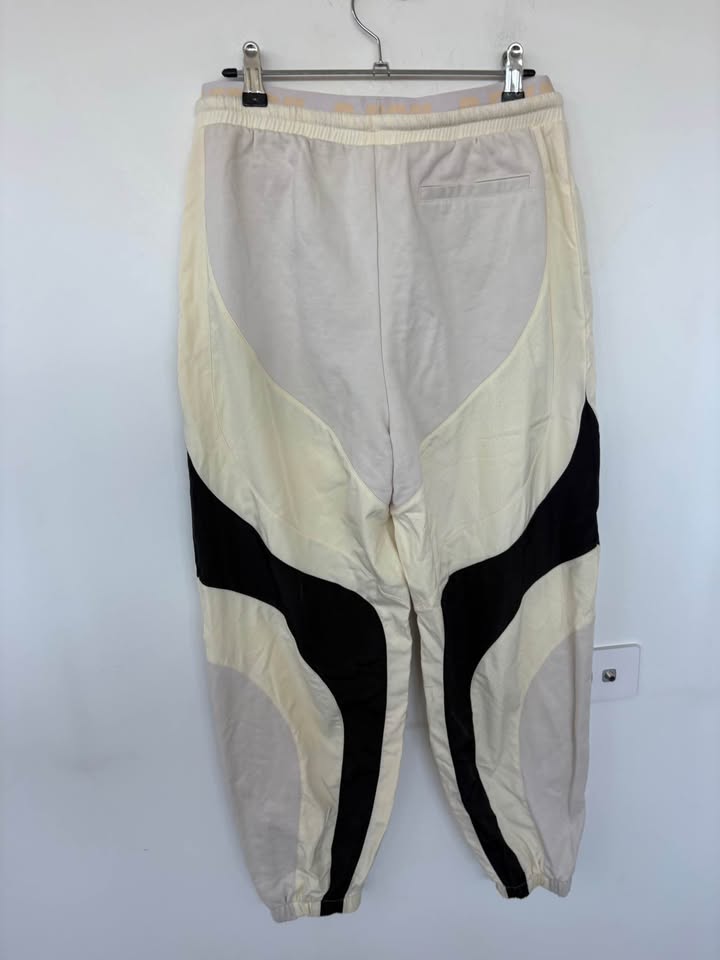 PE Nation - size Small