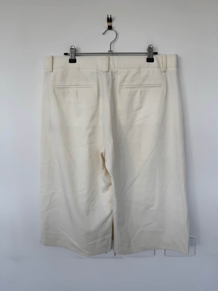 St Agni Shorts - size medium BNWT