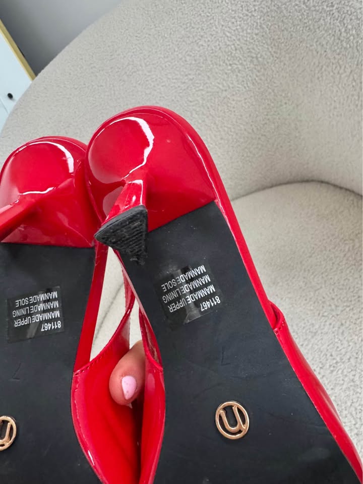 Novo Heels - size 7