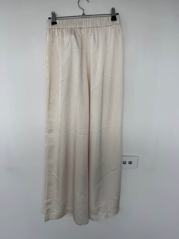 Mattir Set - size 6 BNWT