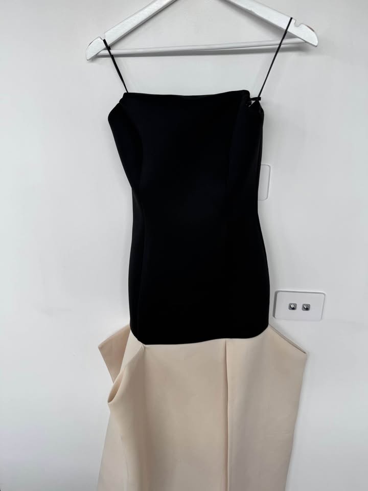 Tohja Maxi Dress - size 8
