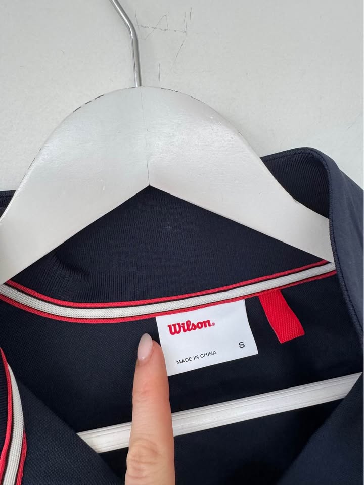 Wilson Tennis Jumper - size small