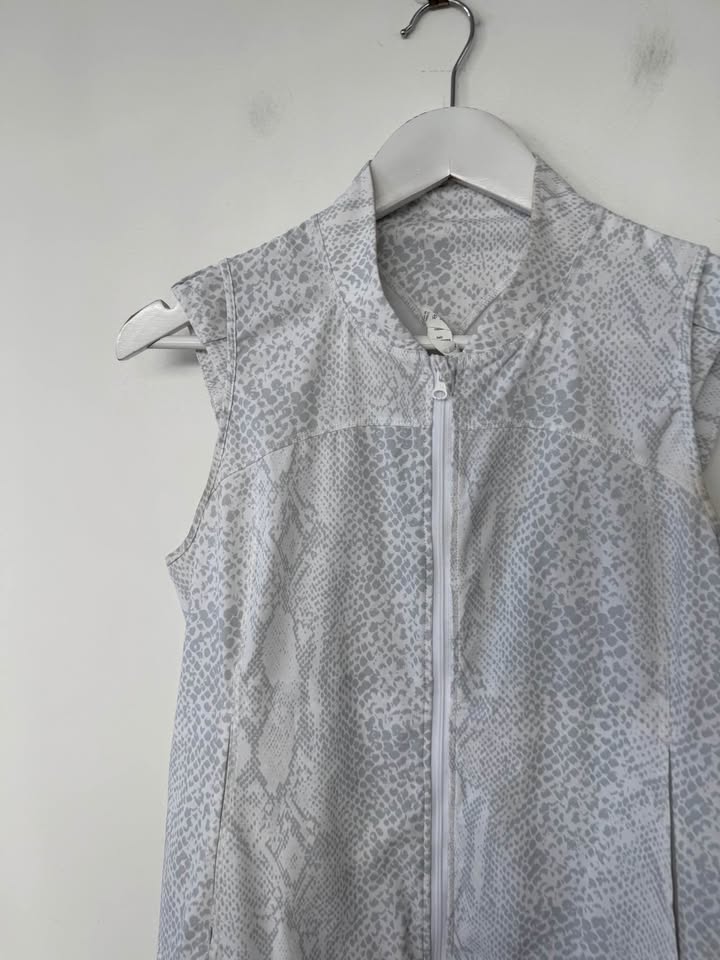 Lululemon Vest - size 6 (10)