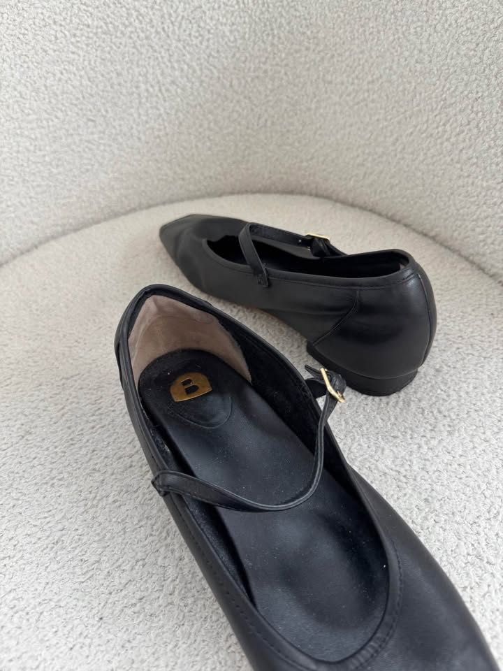 Bared Ballet Flats - size 38