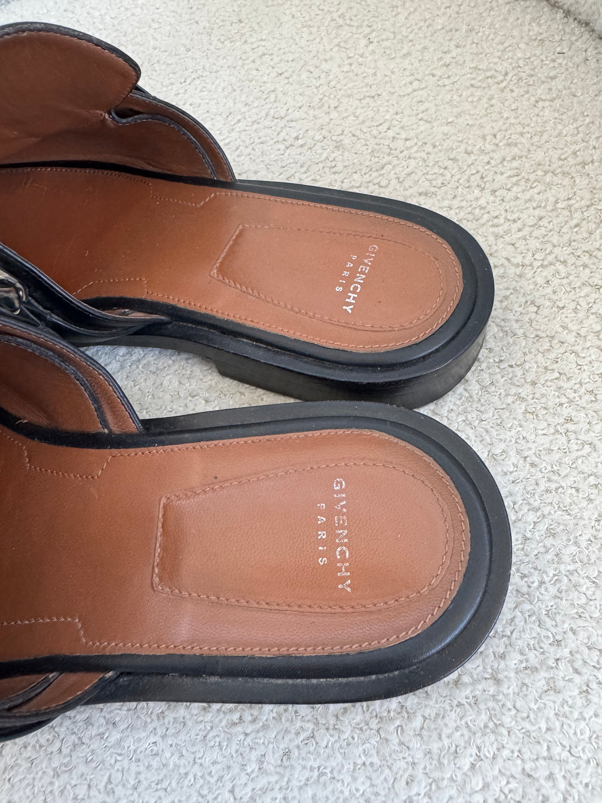 Givenchy Leather Loafer - size 40