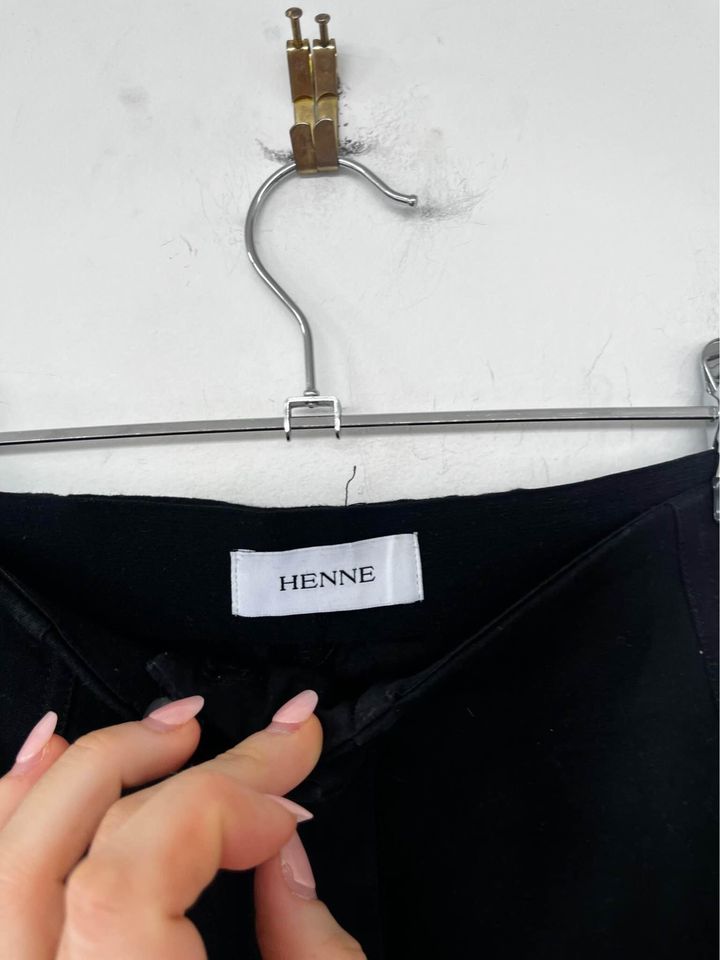 Henne Black Pant - size 6