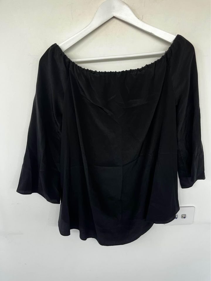 Scanlan Theodore Off Shoulder Top - size 8