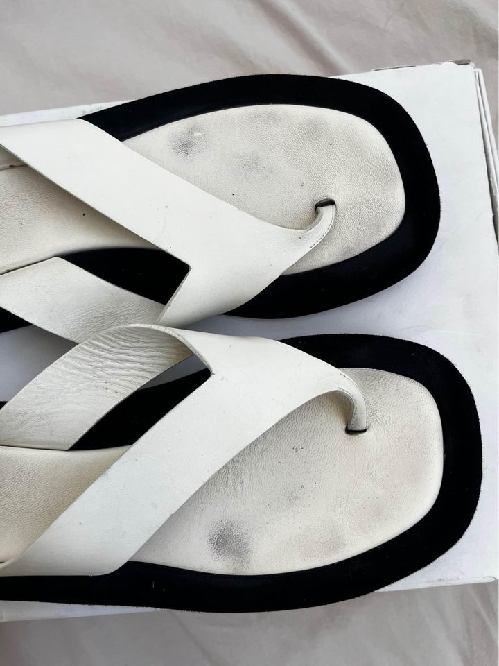 The row white sandals - size 39