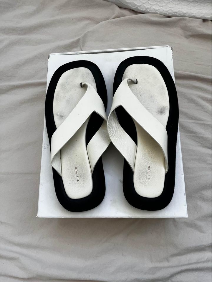 The row white sandals - size 39