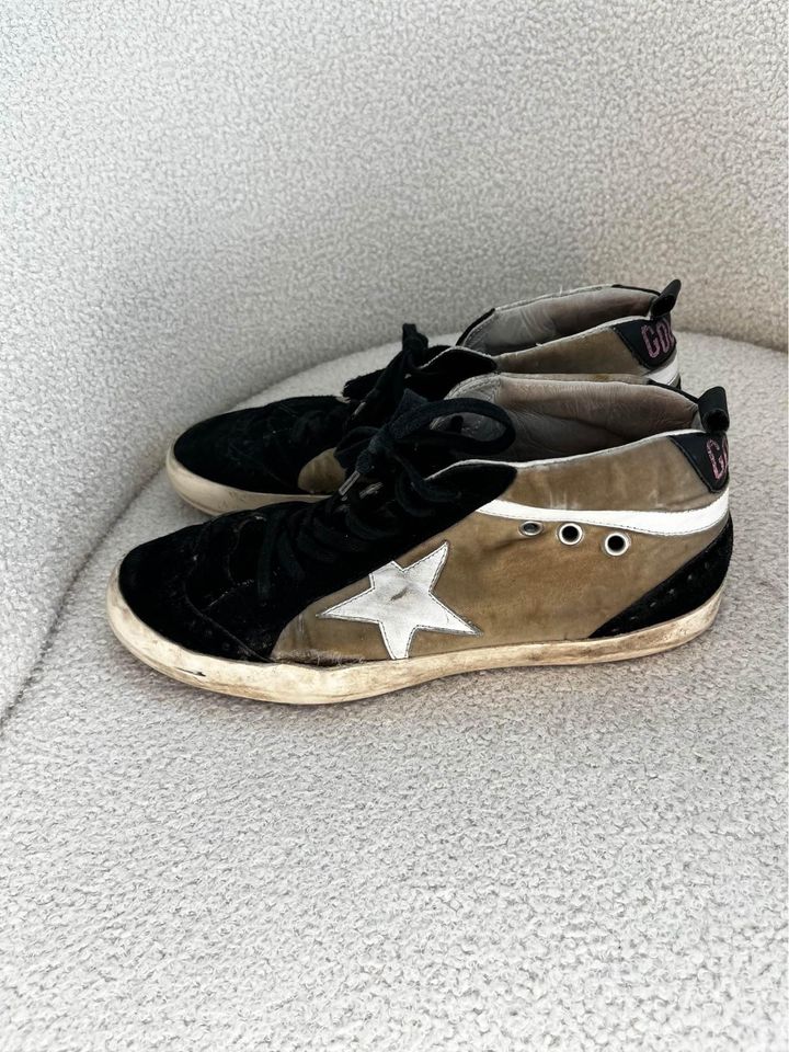 Golden Goose - size 39