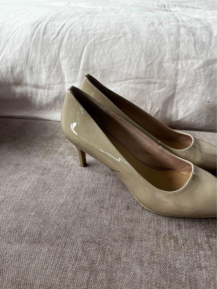 Wittner Leather Nude Heels - size 41