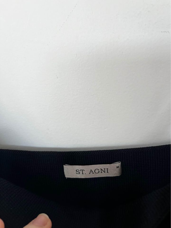 ST. AGNI Crop - Size Medium