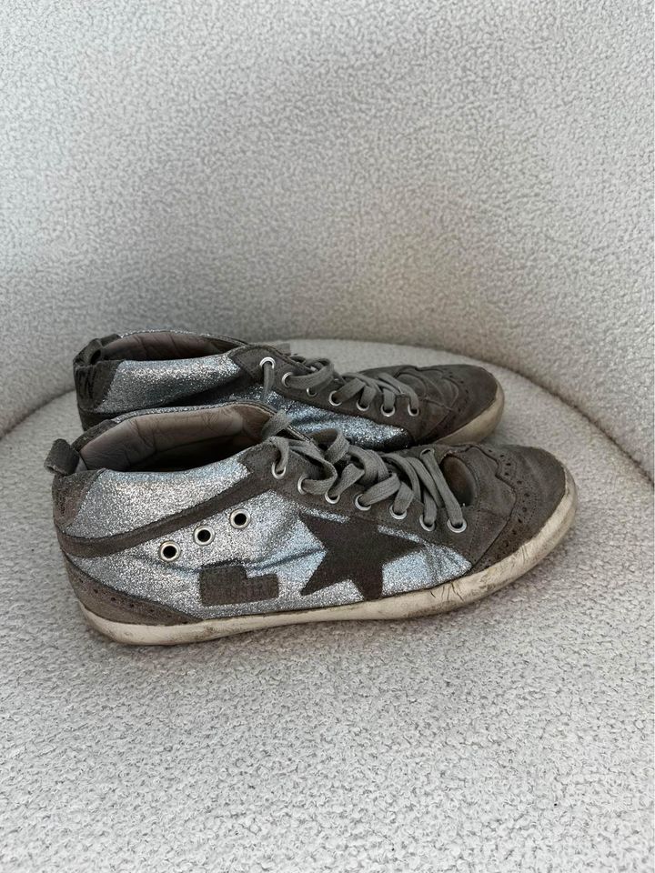 Golden Goose - size 39